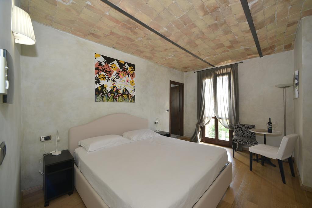 Cascina San Michele Bed & Breakfast คอสติจลิโอเล ดิอาสติ ห้อง รูปภาพ