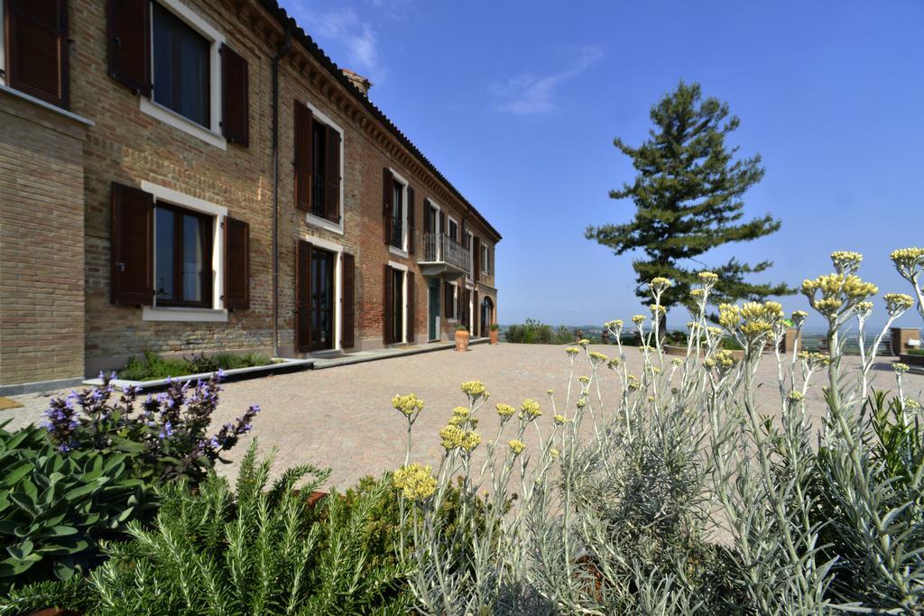 Cascina San Michele Bed & Breakfast คอสติจลิโอเล ดิอาสติ ภายนอก รูปภาพ